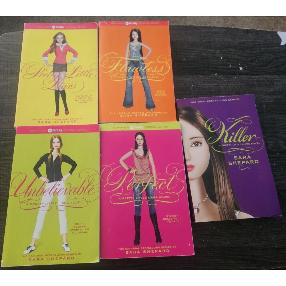 Pretty Little Liars Paperback Books 1-4 and Book 6 Set
